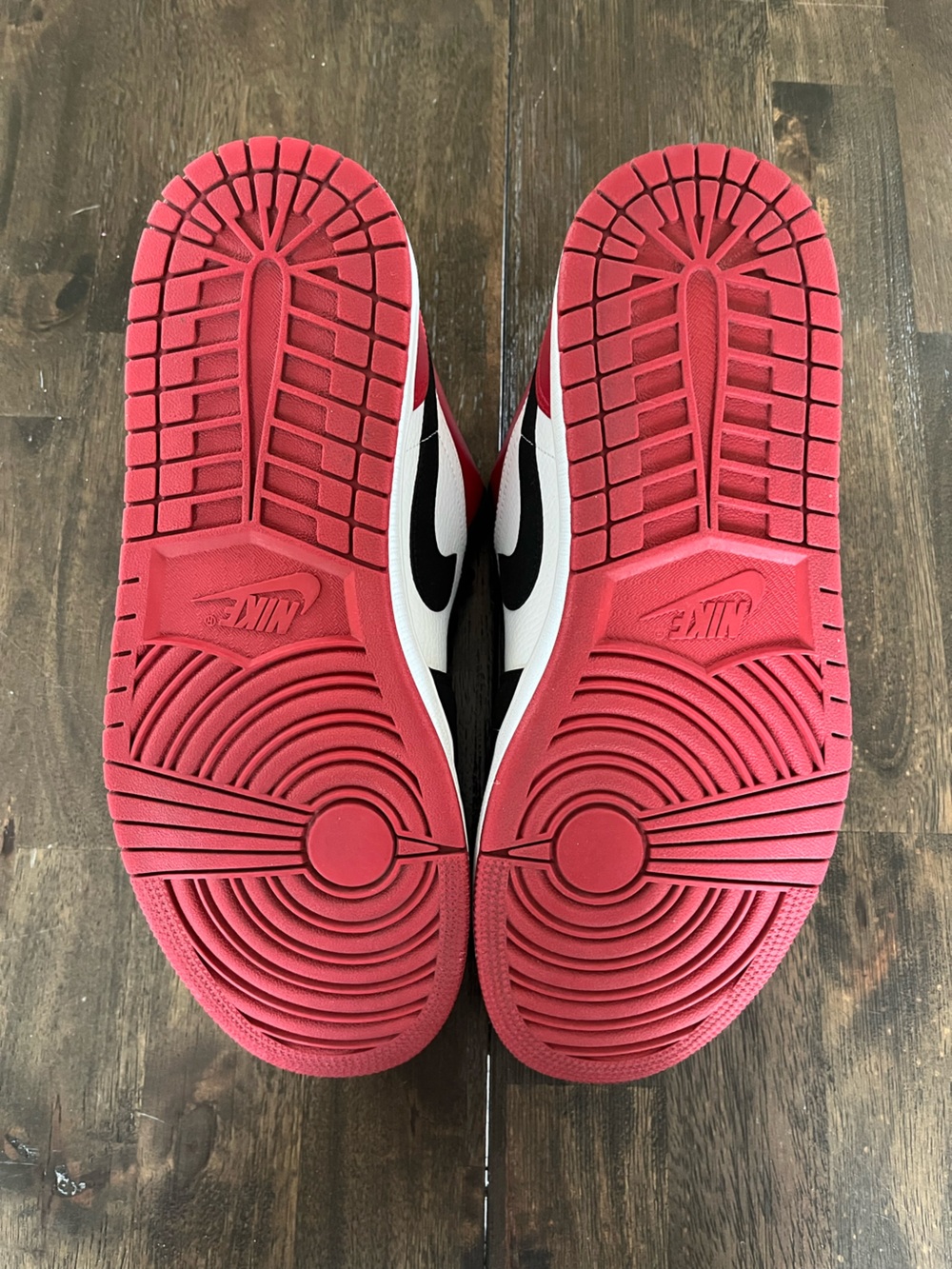 Air Jordan 1 Low - Black Toe - Picture 7 of 7